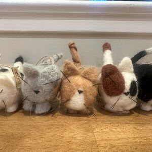 Roost Whimsical Round Felted Small Cat Set